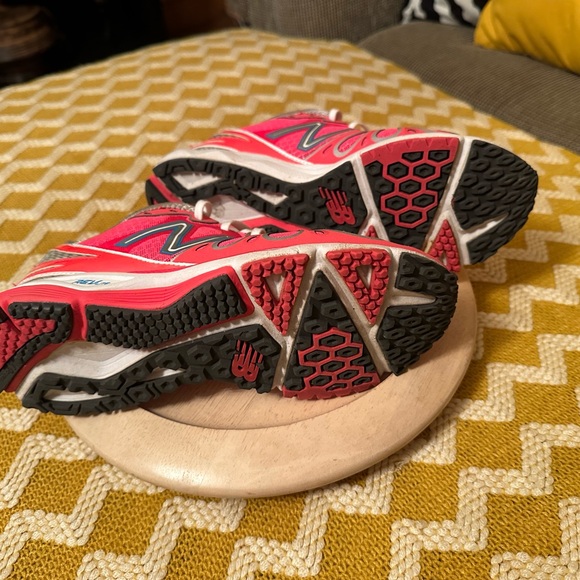 Women’s New Balance Sneakers size 7 - Picture 4 of 4